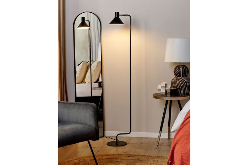 Paksli Gulvlampe 154 cm - Svart - Belysning - Innendørsbelysning & Lamper - Gulvlampe