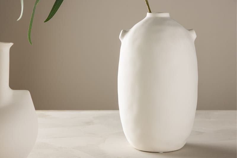 Madi Vase 17 cm - Offwhite - Interiør - Dekorasjon & innredningsdetaljer - Vas