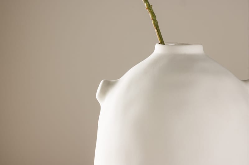 Madi Vase 17 cm - Offwhite - Interiør - Dekorasjon & innredningsdetaljer - Vas