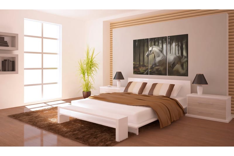 Bilde A white horse in the middle of the trees 90x60 - Artgeist sp. z o. o. - Interiør - Maleri & posters - Lerretsbilder