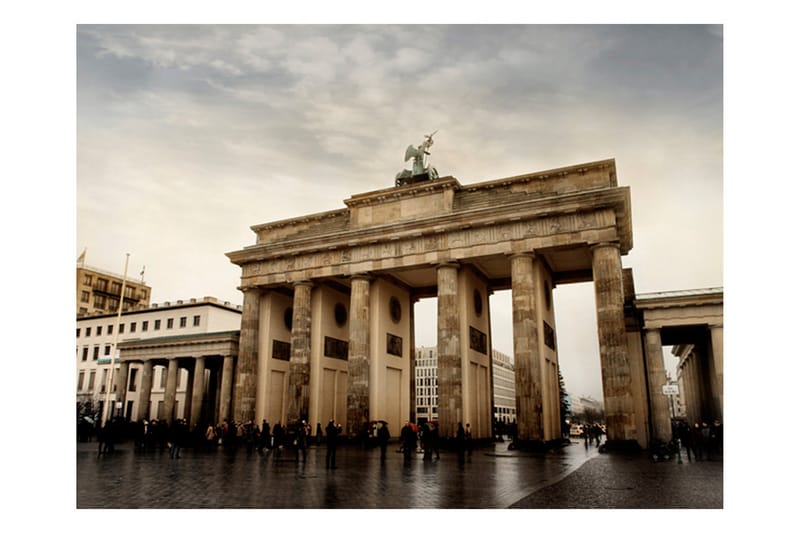 Fototapet Tourists Near Brandenburger Tor 250x193 - Artgeist sp. z o. o. - Tapet stue - Fototapeter - Kjøkkentapeter - Tapet soverom