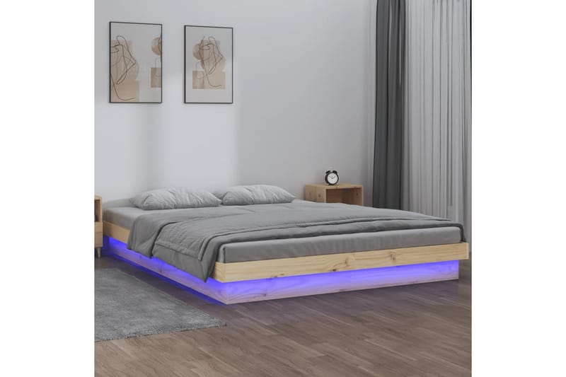 beBasic Sengeramme LED 135x190 cm 4FT6 Double heltre - Brun - Møbler - Senger - Sengeramme & sengestamme