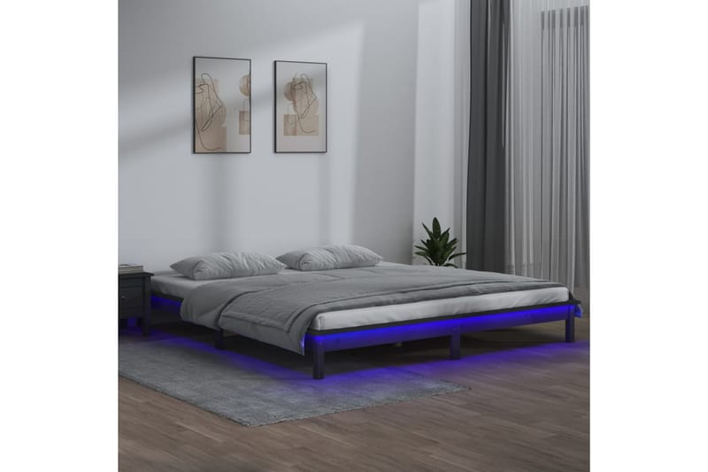 beBasic Sengeramme med LED grå 140x190 cm heltre - GrÃ¥ - Møbler - Senger - Sengeramme & sengestamme