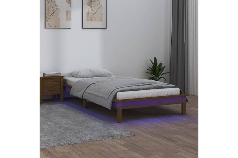 beBasic Sengeramme med LED honningbrun 90x190 cm 3FT Single heltre - Brun - Møbler - Senger - Sengeramme & sengestamme