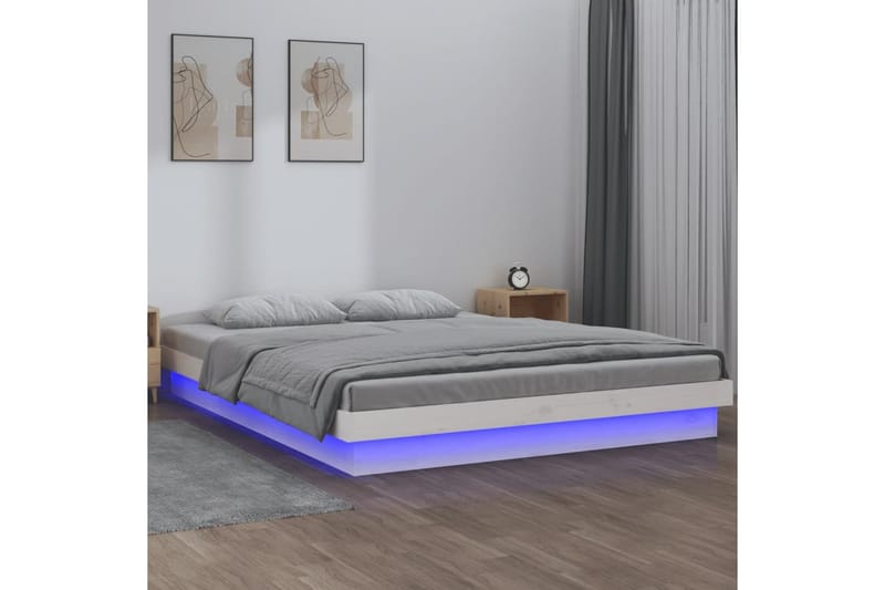 beBasic Sengeramme med LED hvit 120x190 cm 4FT Small Double heltre - Hvit - Møbler - Senger - Sengeramme & sengestamme