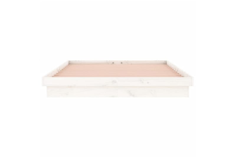 beBasic Sengeramme med LED hvit 120x200 cm heltre - Hvit - Møbler - Senger - Sengeramme & sengestamme