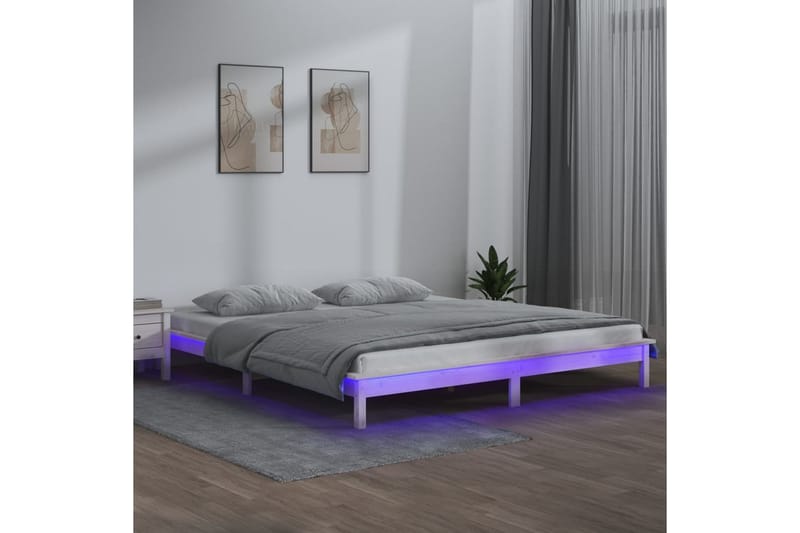 beBasic Sengeramme med LED hvit 120x200 cm heltre - Hvit - Møbler - Senger - Sengeramme & sengestamme