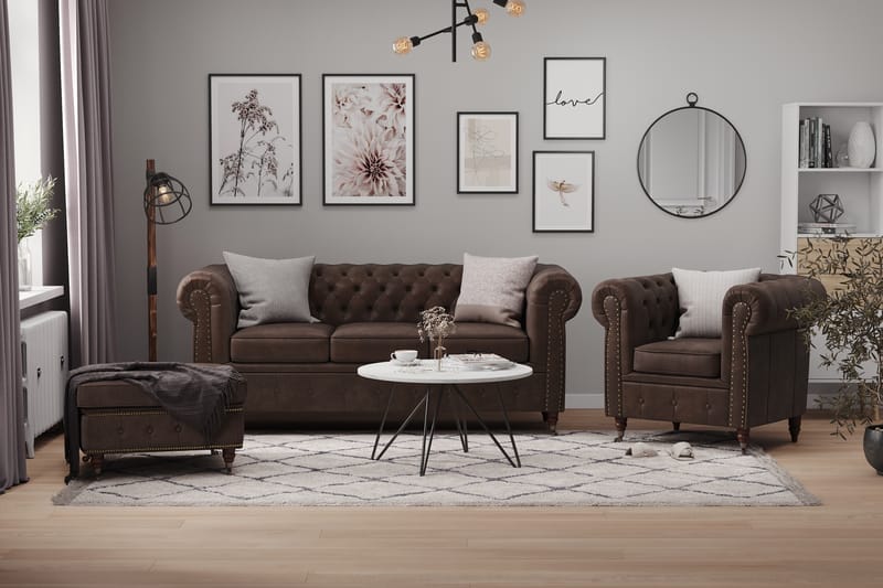 Sofagruppe Chester Deluxe 3-seter+Lenestol+Fotskammel - Mørkbrun - Møbler - Sofaer - Sofagrupper - Howard sofagruppe