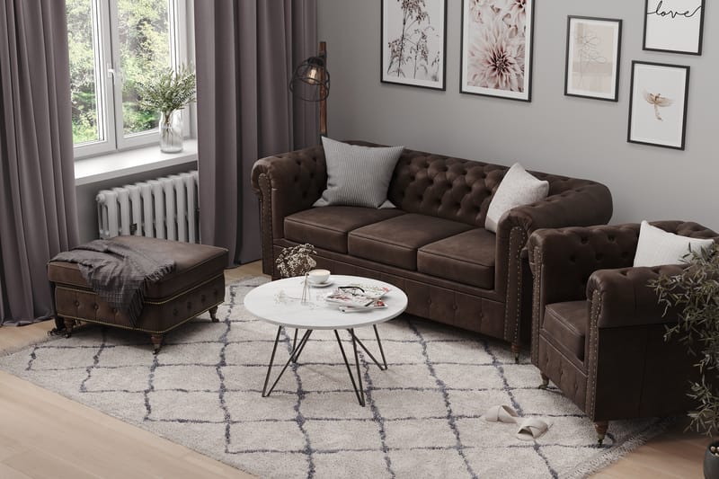 Sofagruppe Chester Deluxe 3-seter+Lenestol+Fotskammel - Mørkbrun - Møbler - Sofaer - Sofagrupper - Howard sofagruppe